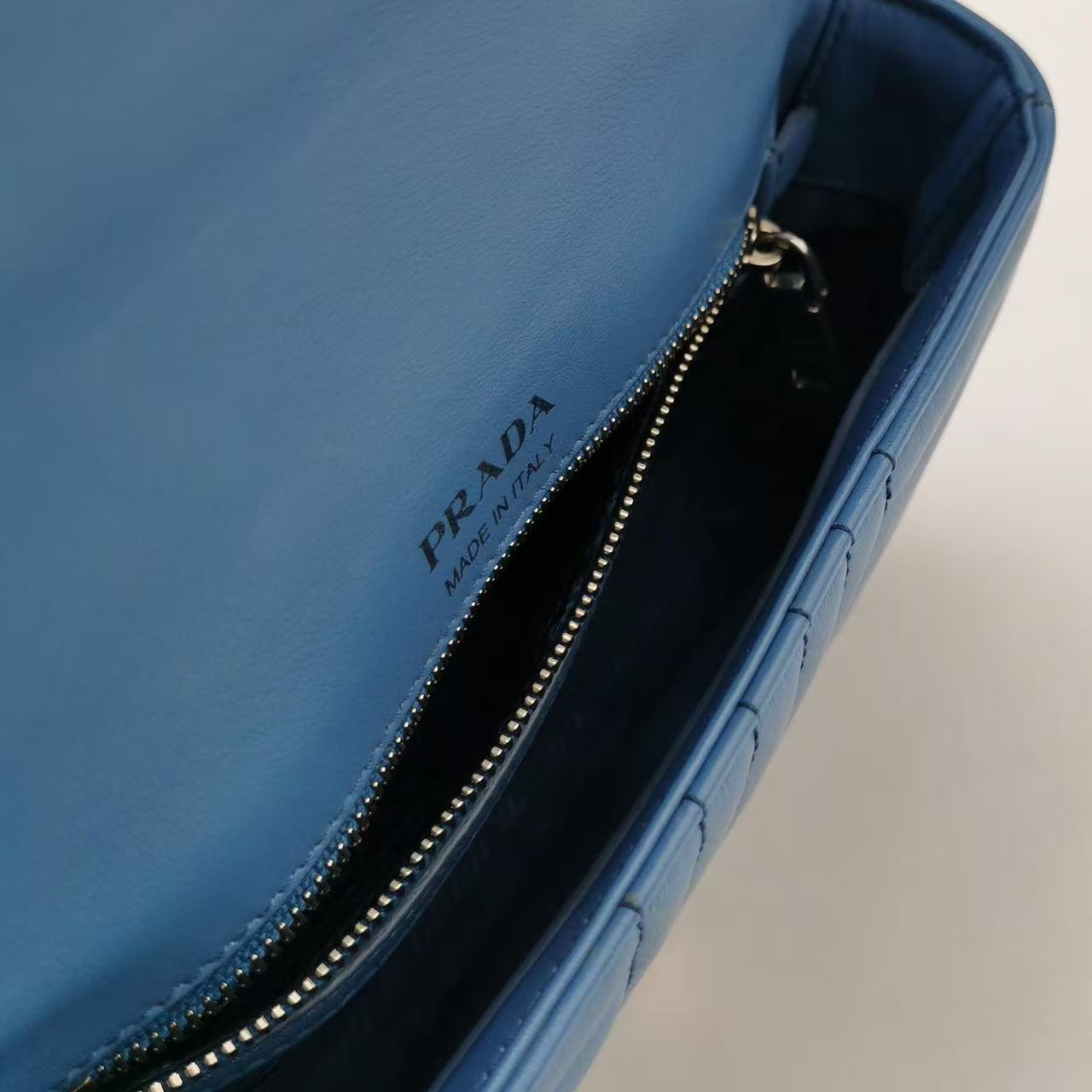 Prada - Quilted Chain Shoulder Bag - Leather - Blue - (Small)