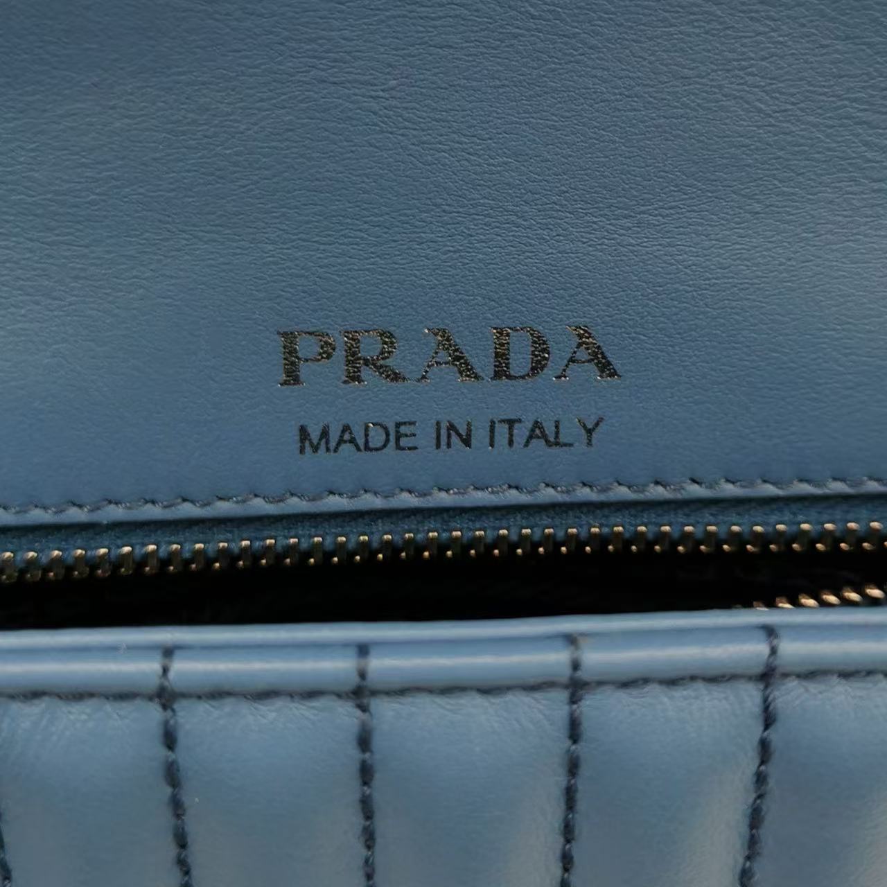 Prada - Quilted Chain Shoulder Bag - Leather - Blue - (Small)