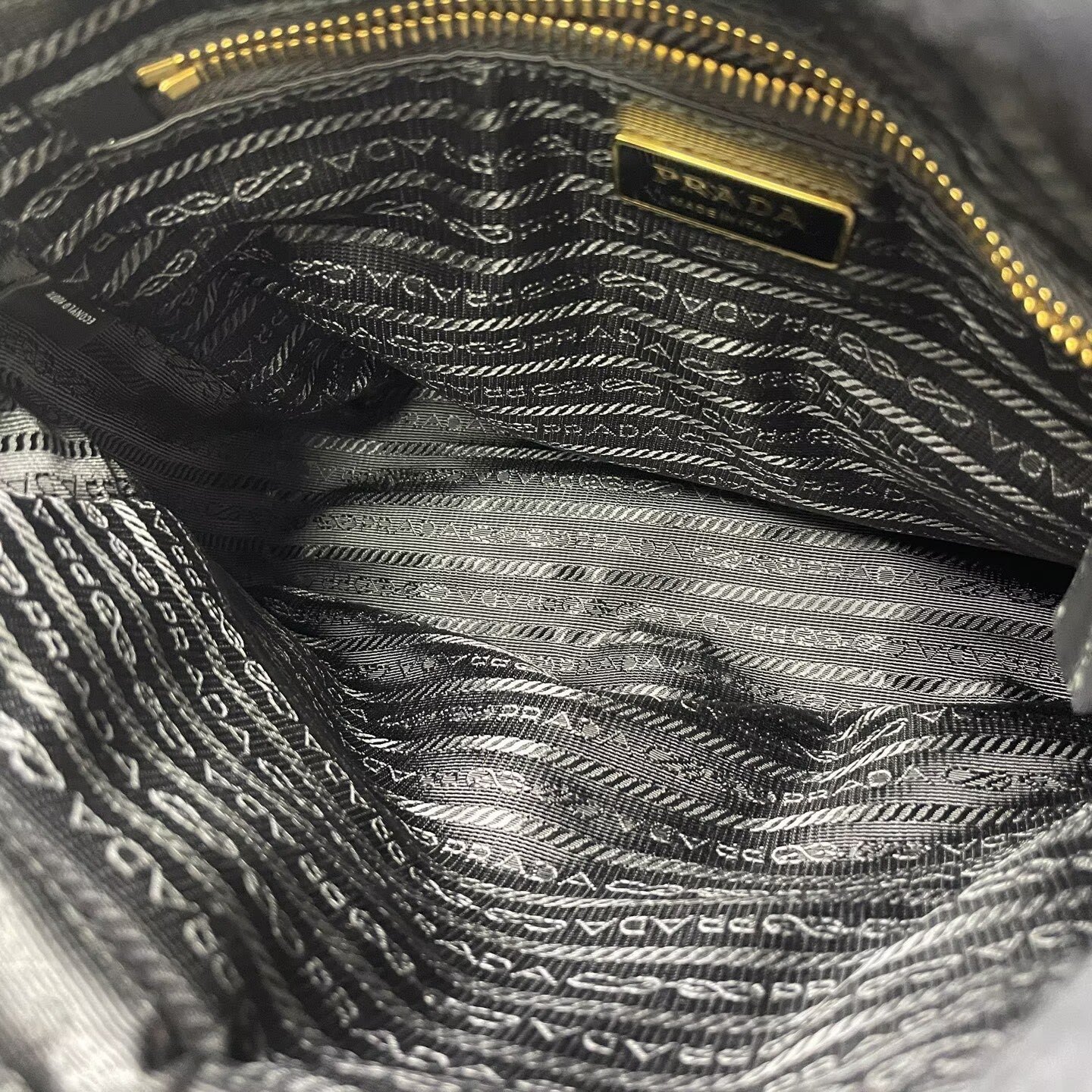 Prada - Quilted Chain Tote Bag - Polyamide - Black - (medium)