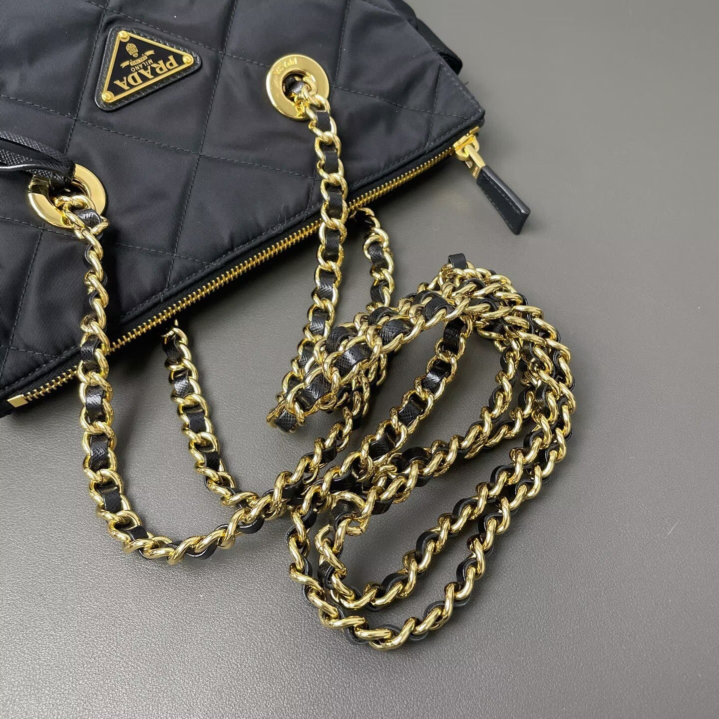 Prada - Quilted Chain Tote Bag - Polyamide - Black - (medium)