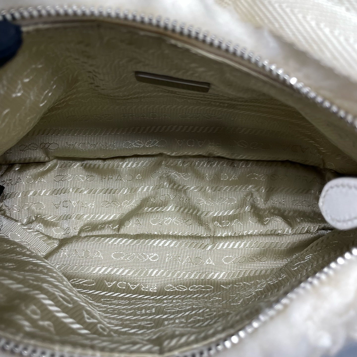 Prada - Re-Edition 2000 - Wool - White - (mini)