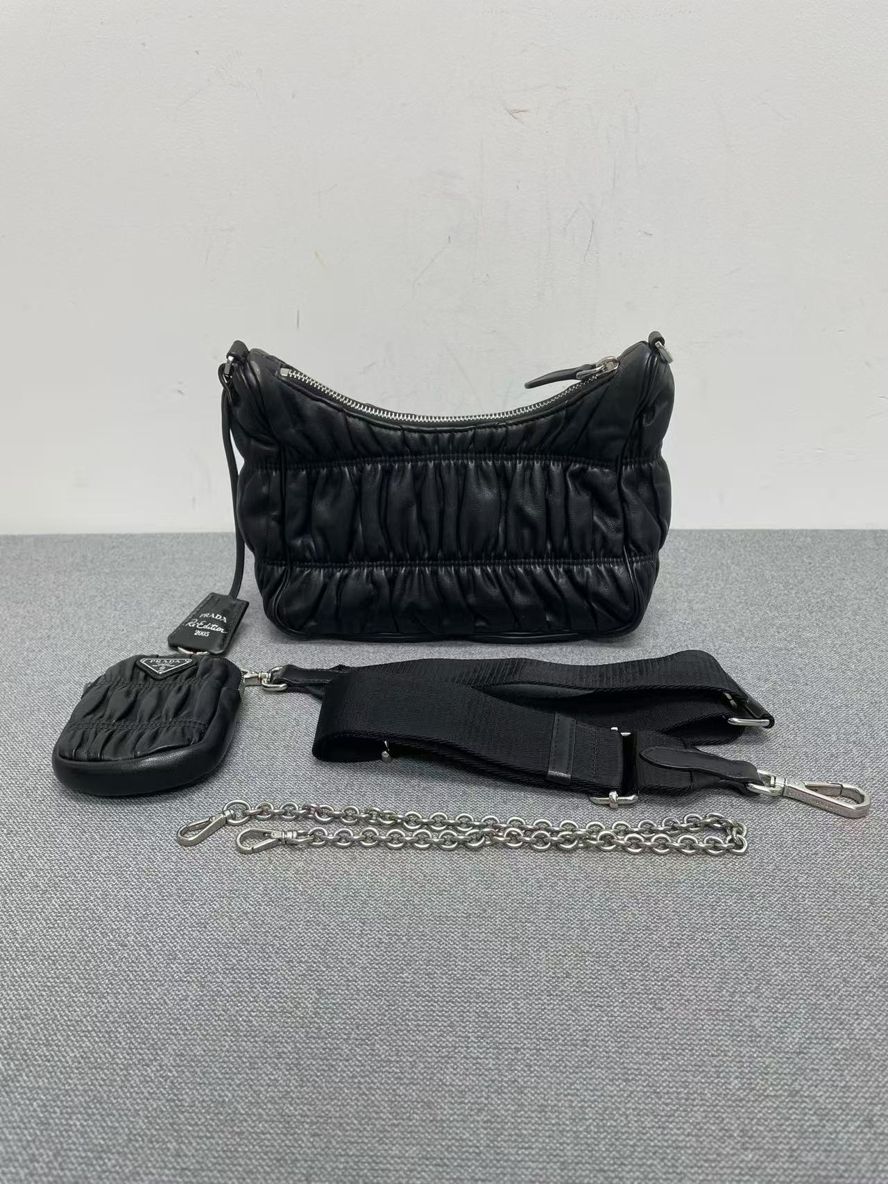 Prada - Re-Edition 2005 3-in-1 Shoulder Bag - Lambskin leather - Black - (Mini)