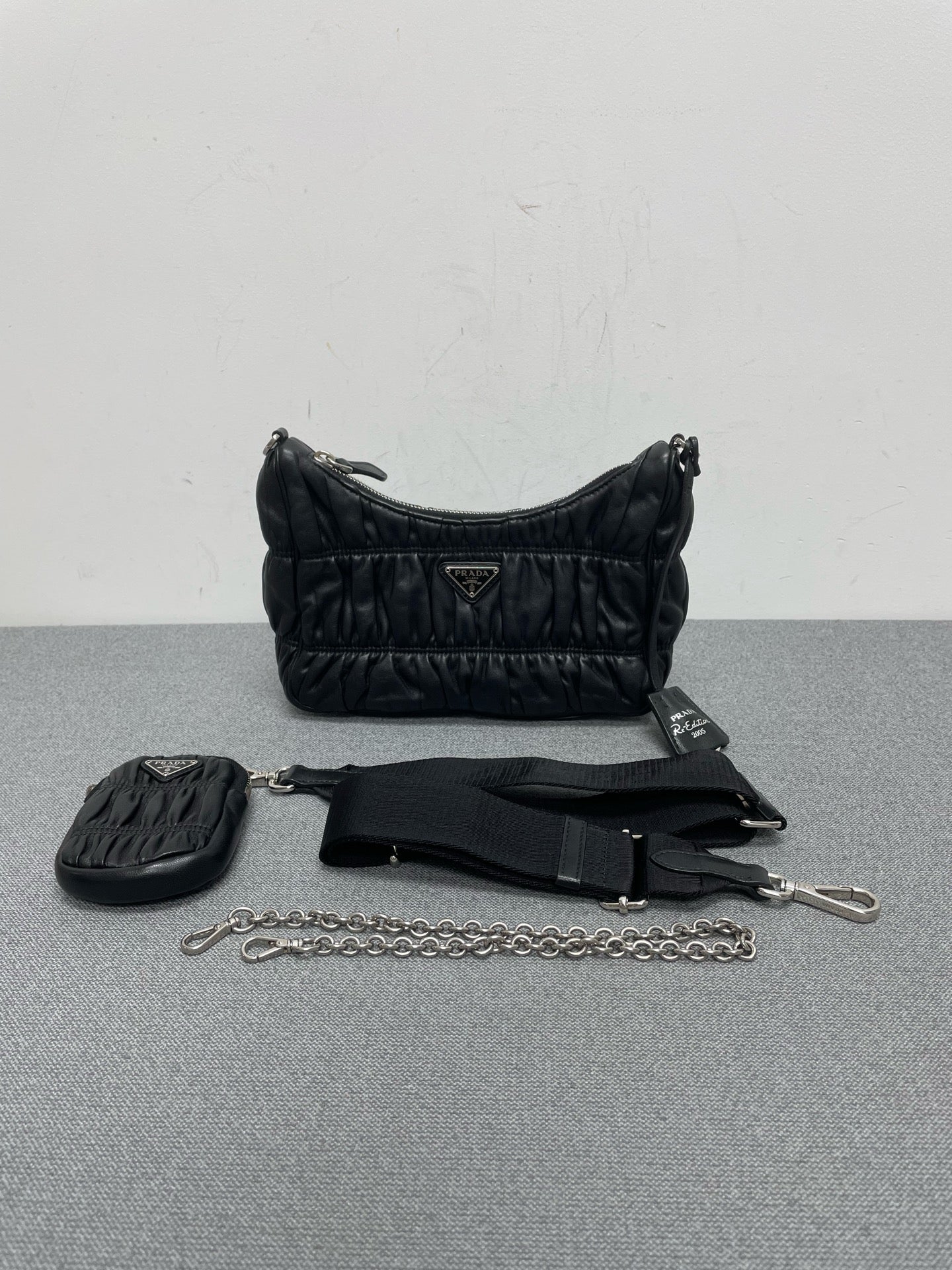 Prada - Re-Edition 2005 - Leather - Black - (mini)