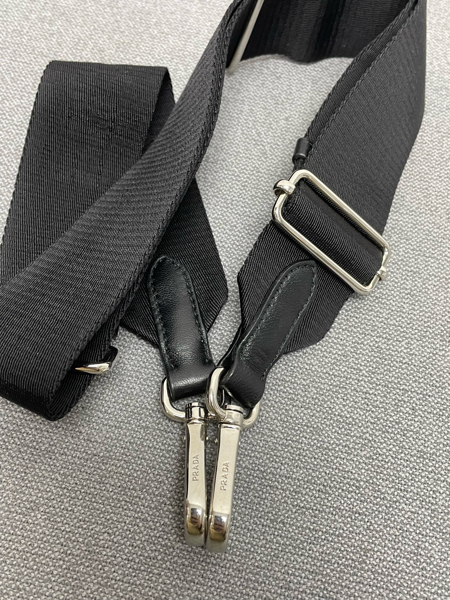 Prada - Re-Edition 2005 - Leather - Black - (mini)