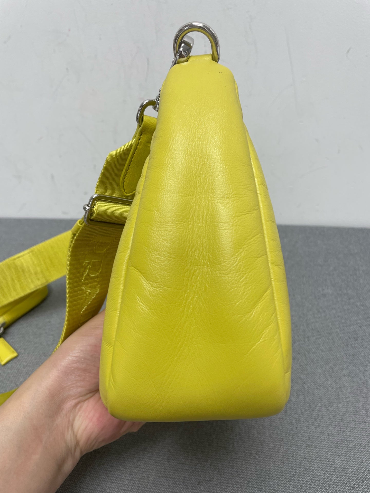 Prada - Re-Edition 2005 - Leather - Yellow - (mini)