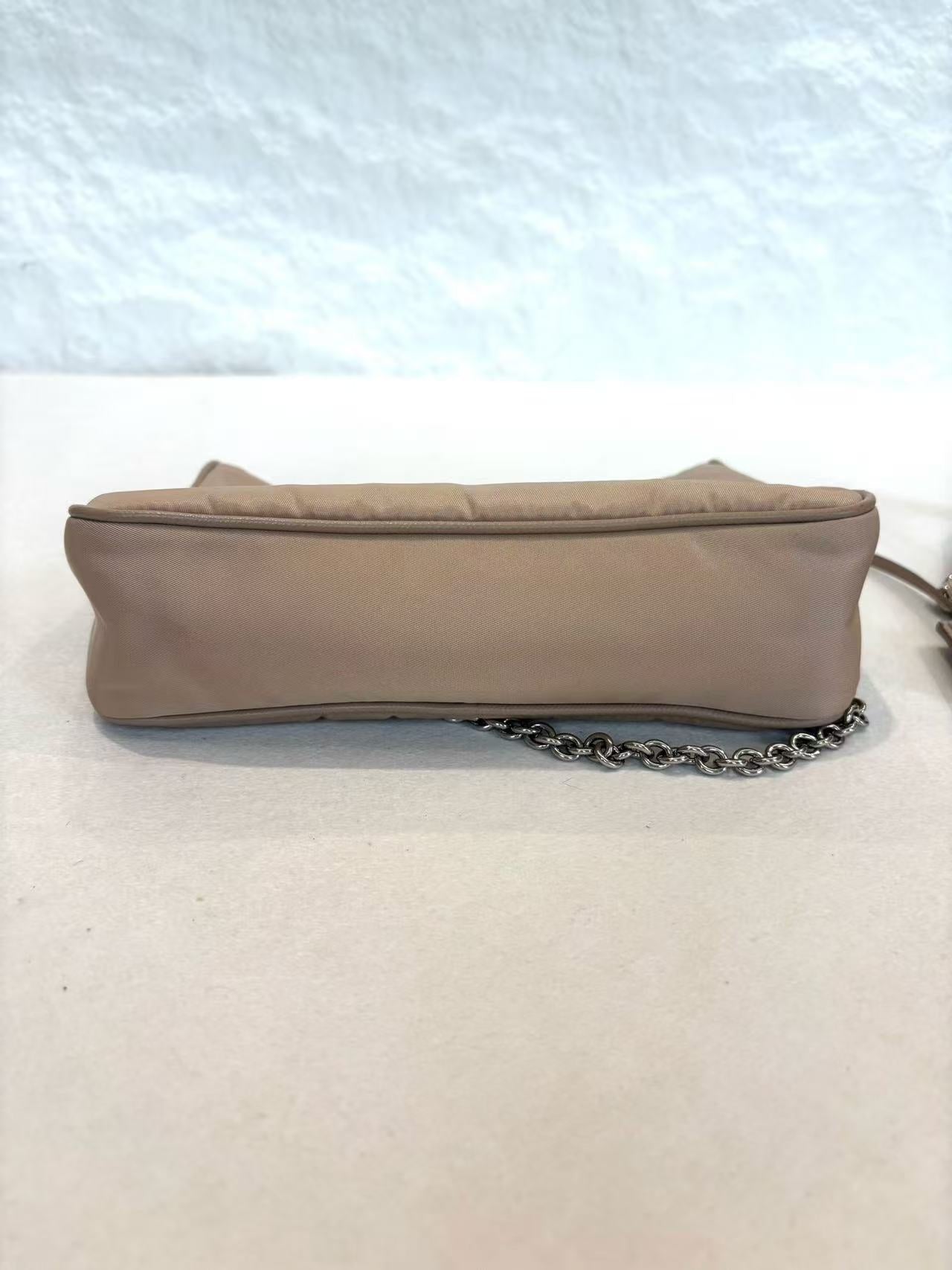 Prada - Re-Edition 2005 Shoulder Bag - Re-Nylon and Saffiano leather trim - Beige - (Mini)