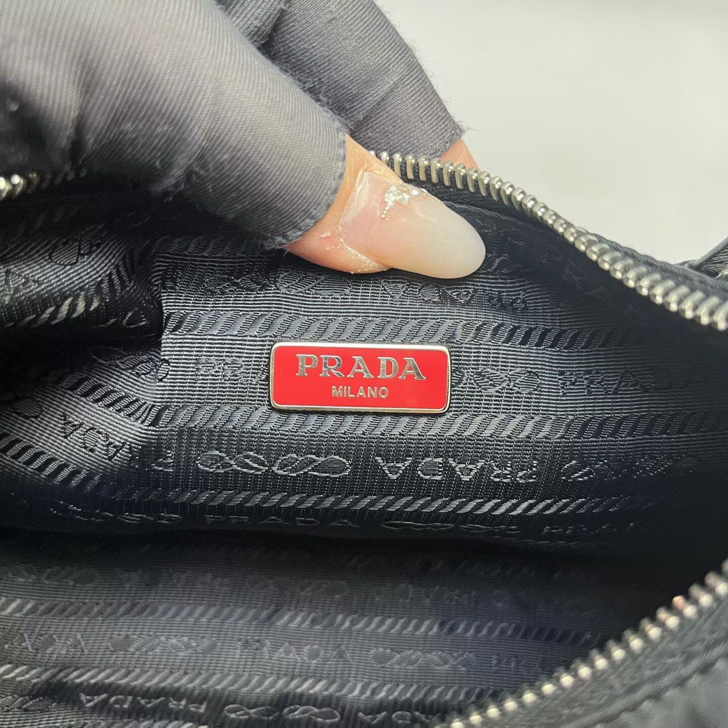 Prada - Re-Edition 2005 Shoulder Bag - Re-Nylon - Black - (Mini)