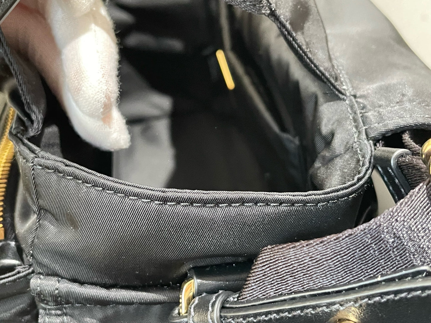 Prada - Re-Nylon Messenger Shoulder Bag - Recycled Nylon - Black - (Large)