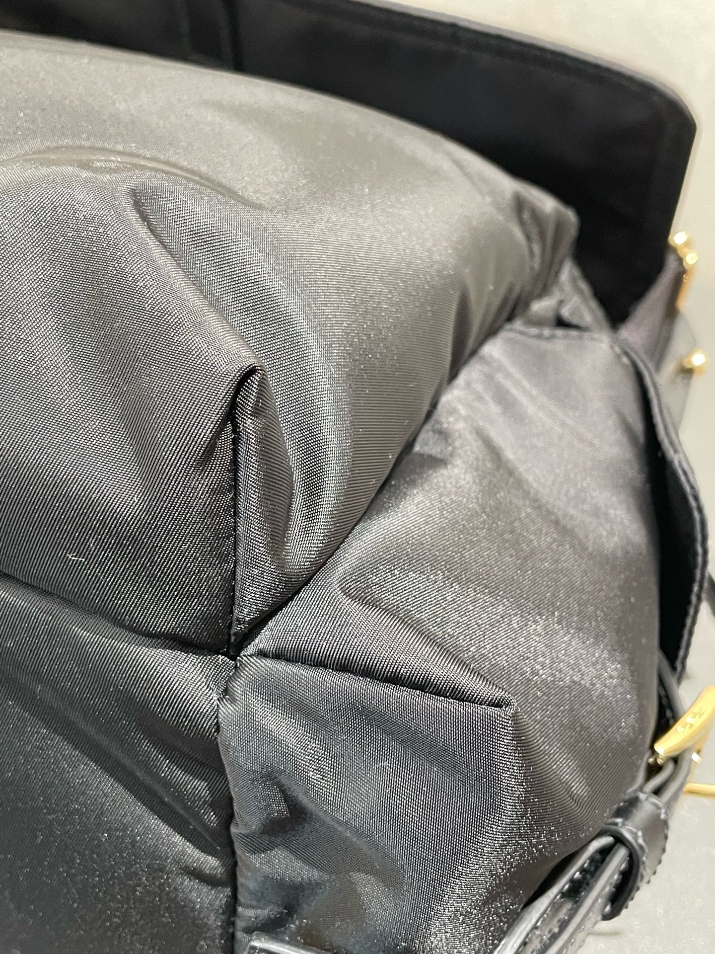 Prada - Re-Nylon Messenger Shoulder Bag - Recycled Nylon - Black - (Large)