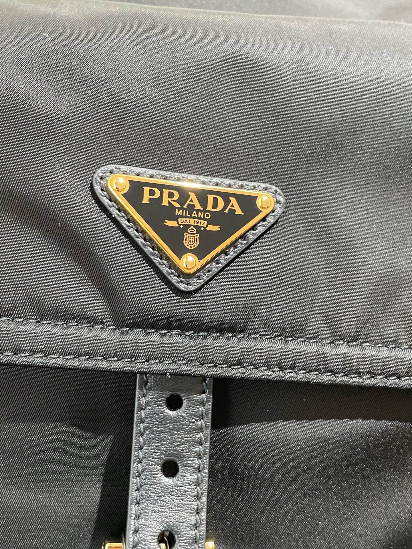 Prada - Re-Nylon Messenger Shoulder Bag - Recycled Nylon - Black - (Large)