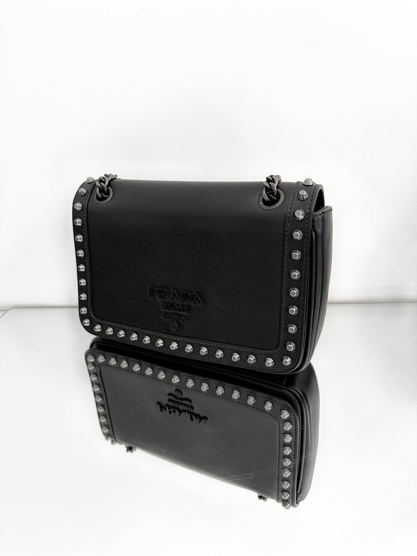 Prada - Rivet Chain Shoulder Bag - Leather - Black - (Medium)