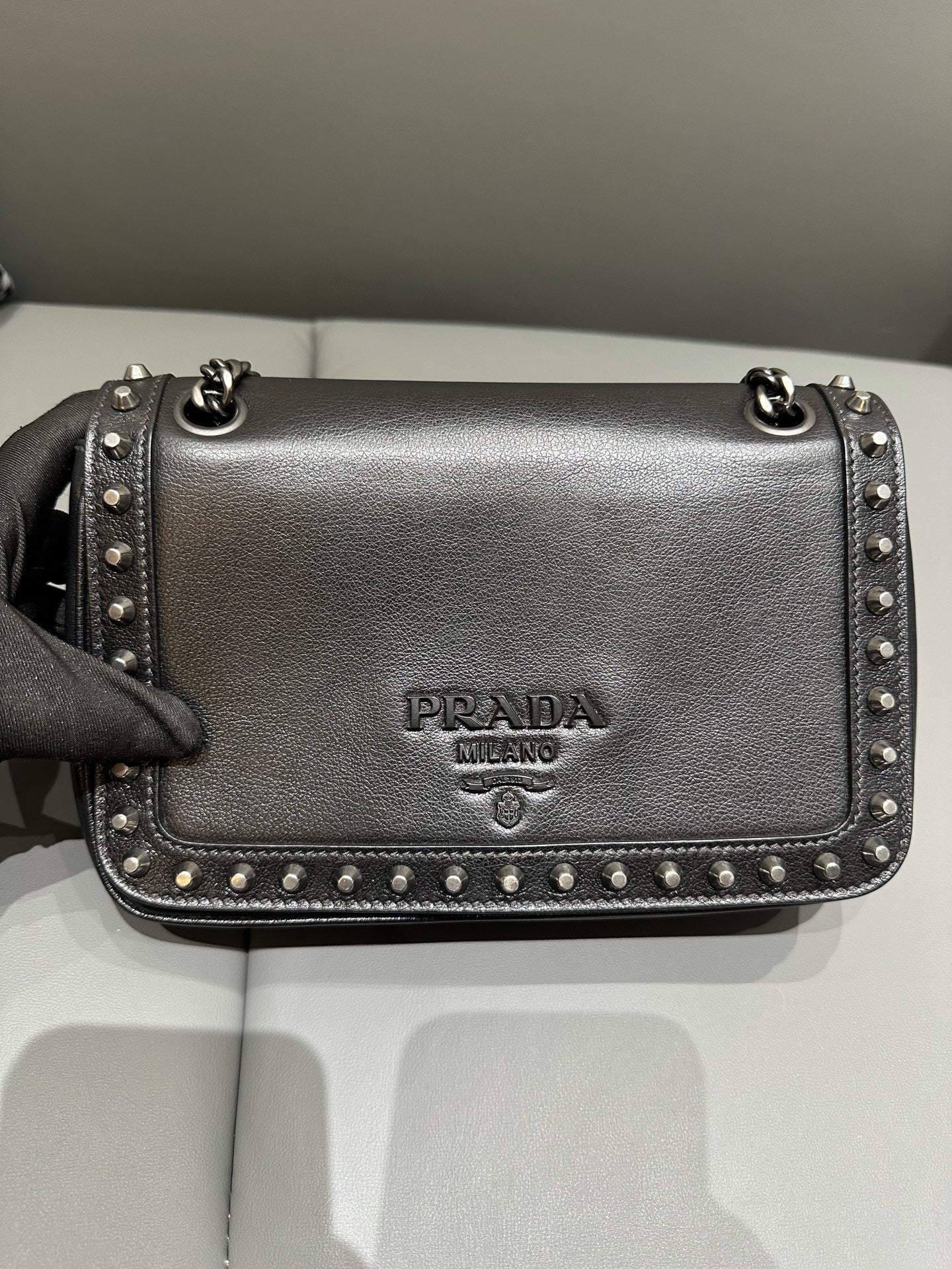 Prada - Rivet Chain Shoulder Bag - Leather - Black - (Medium)