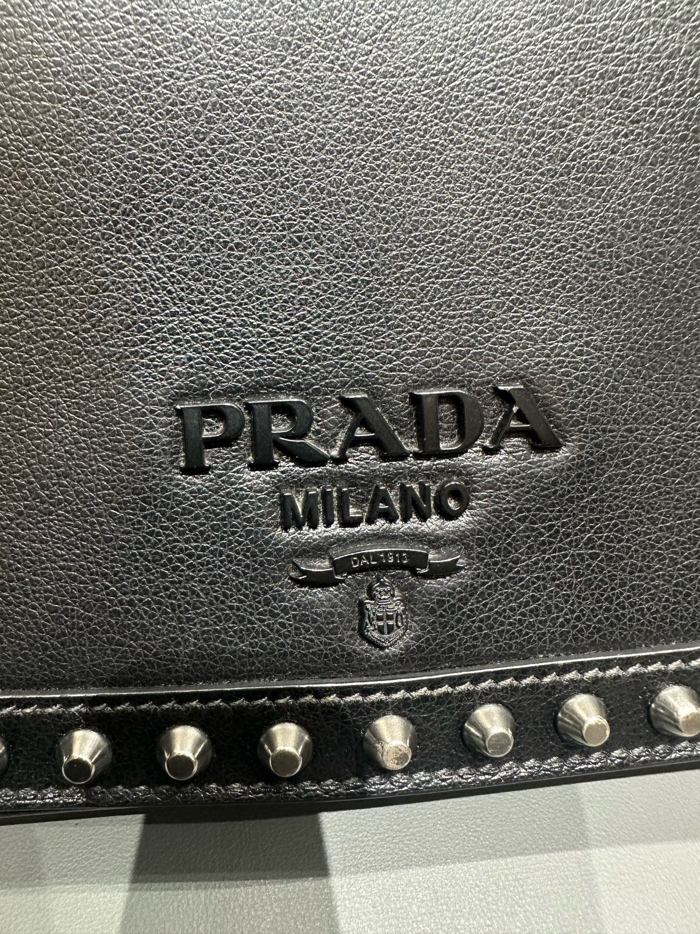 Prada - Rivet Chain Shoulder Bag - Leather - Black - (Medium)