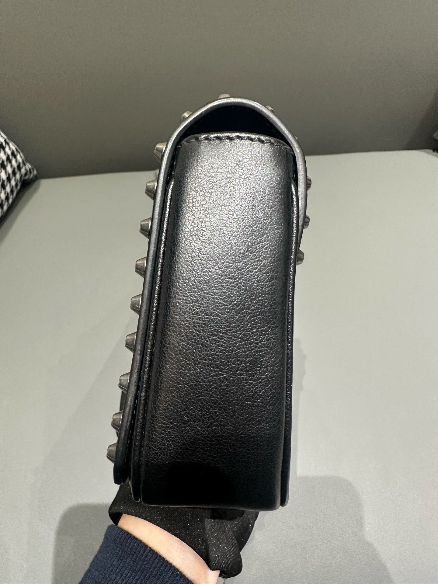 Prada - Rivet Chain Shoulder Bag - Leather - Black - (Medium)