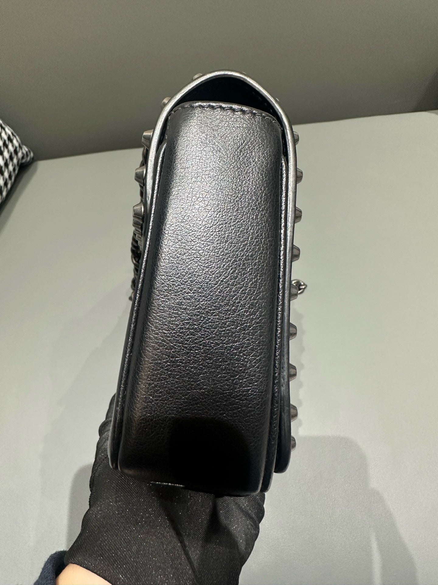 Prada - Rivet Chain Shoulder Bag - Leather - Black - (Medium)