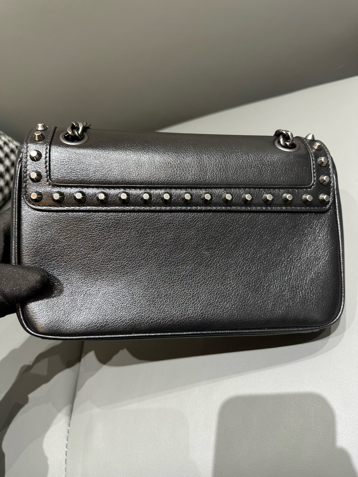 Prada - Rivet Chain Shoulder Bag - Leather - Black - (Medium)