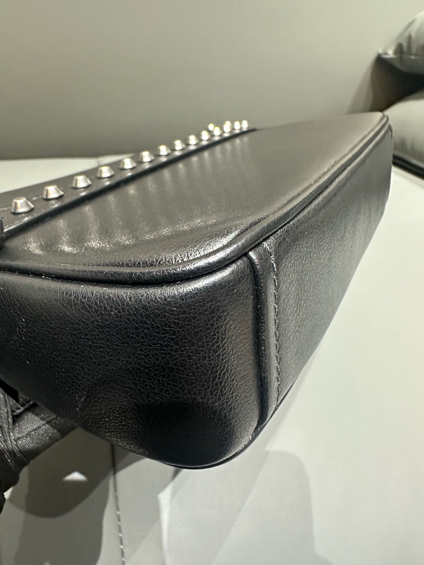 Prada - Rivet Chain Shoulder Bag - Leather - Black - (Medium)