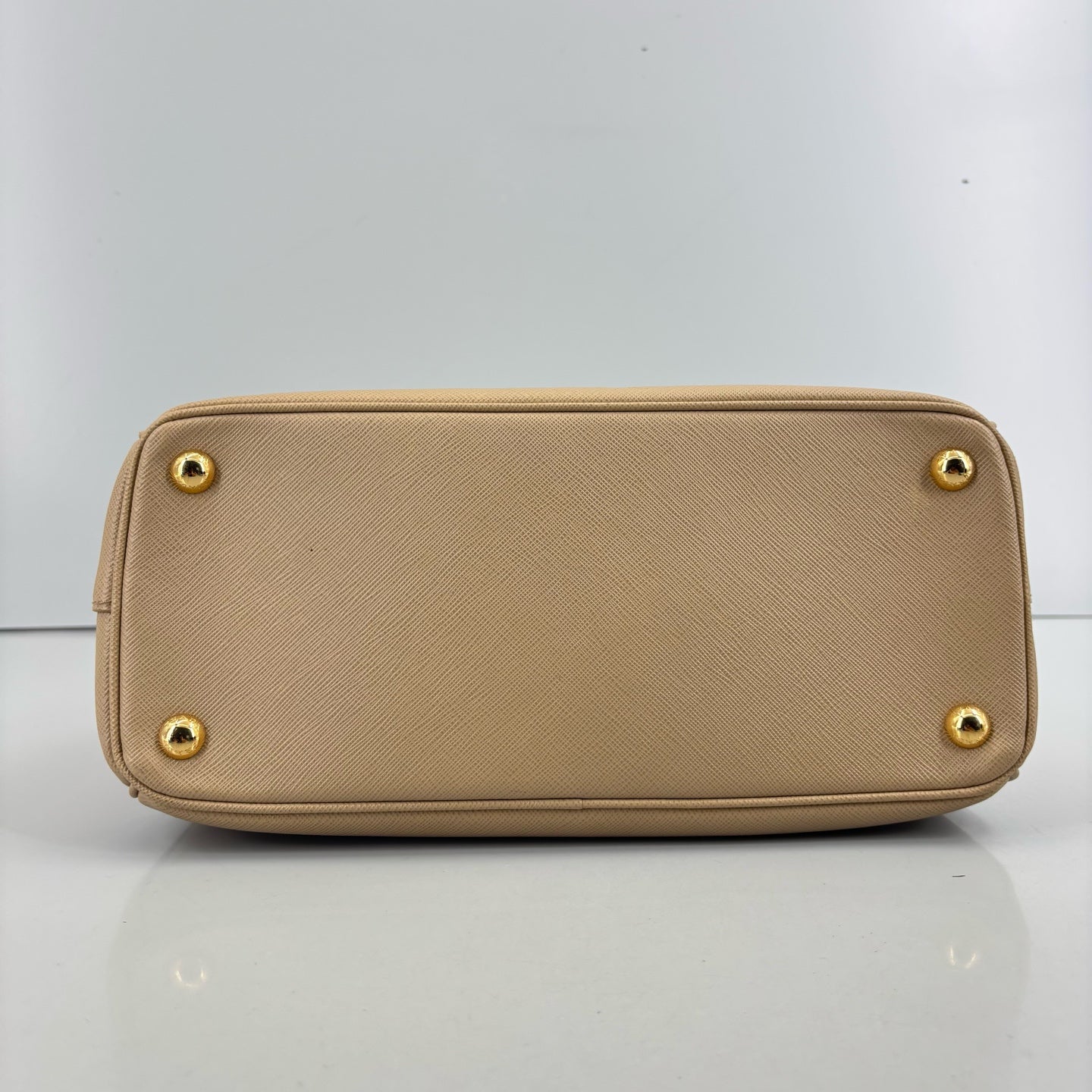 Prada - Saffiano - Leather - Beige - (medium)
