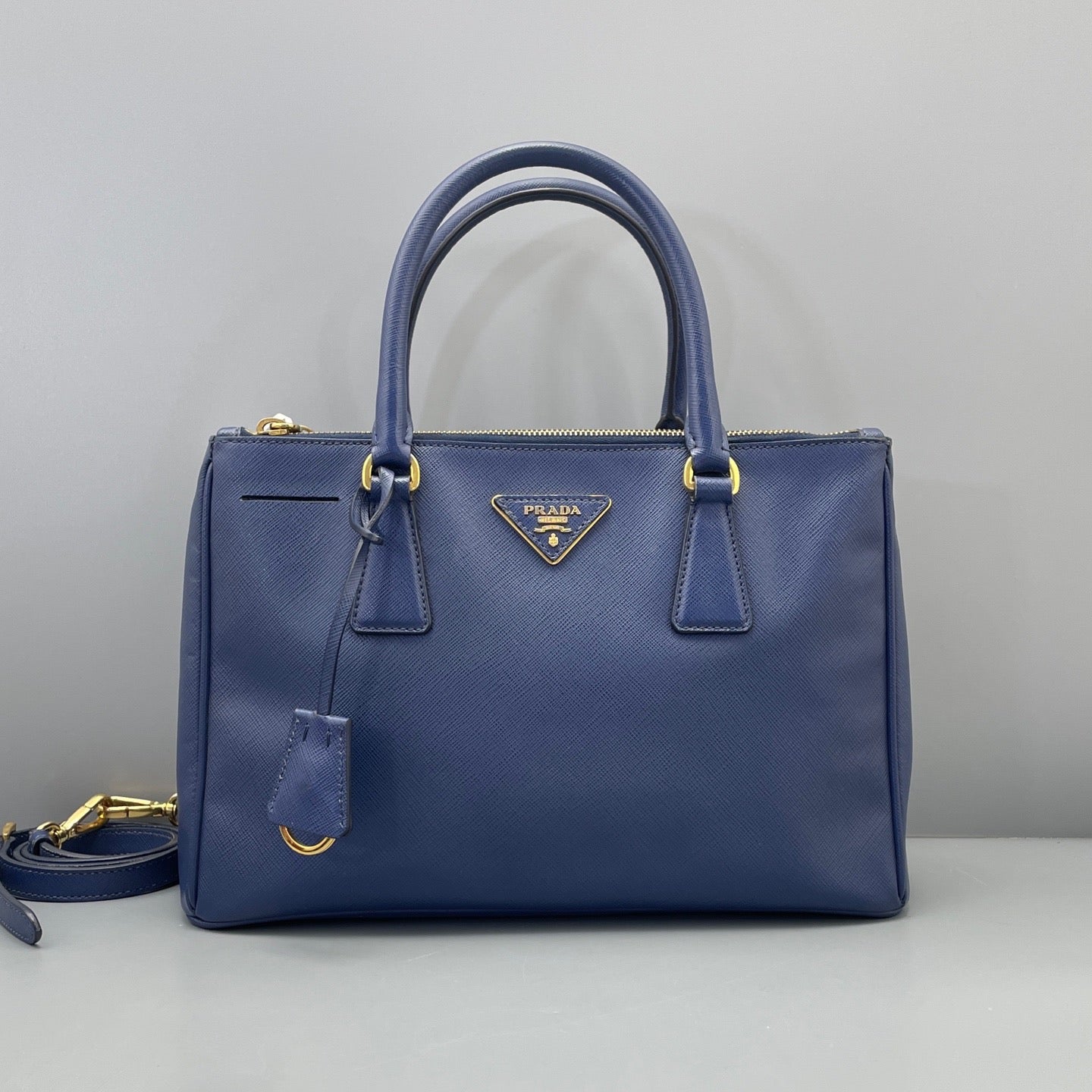 Prada - Saffiano - Leather - Blue - (medium)