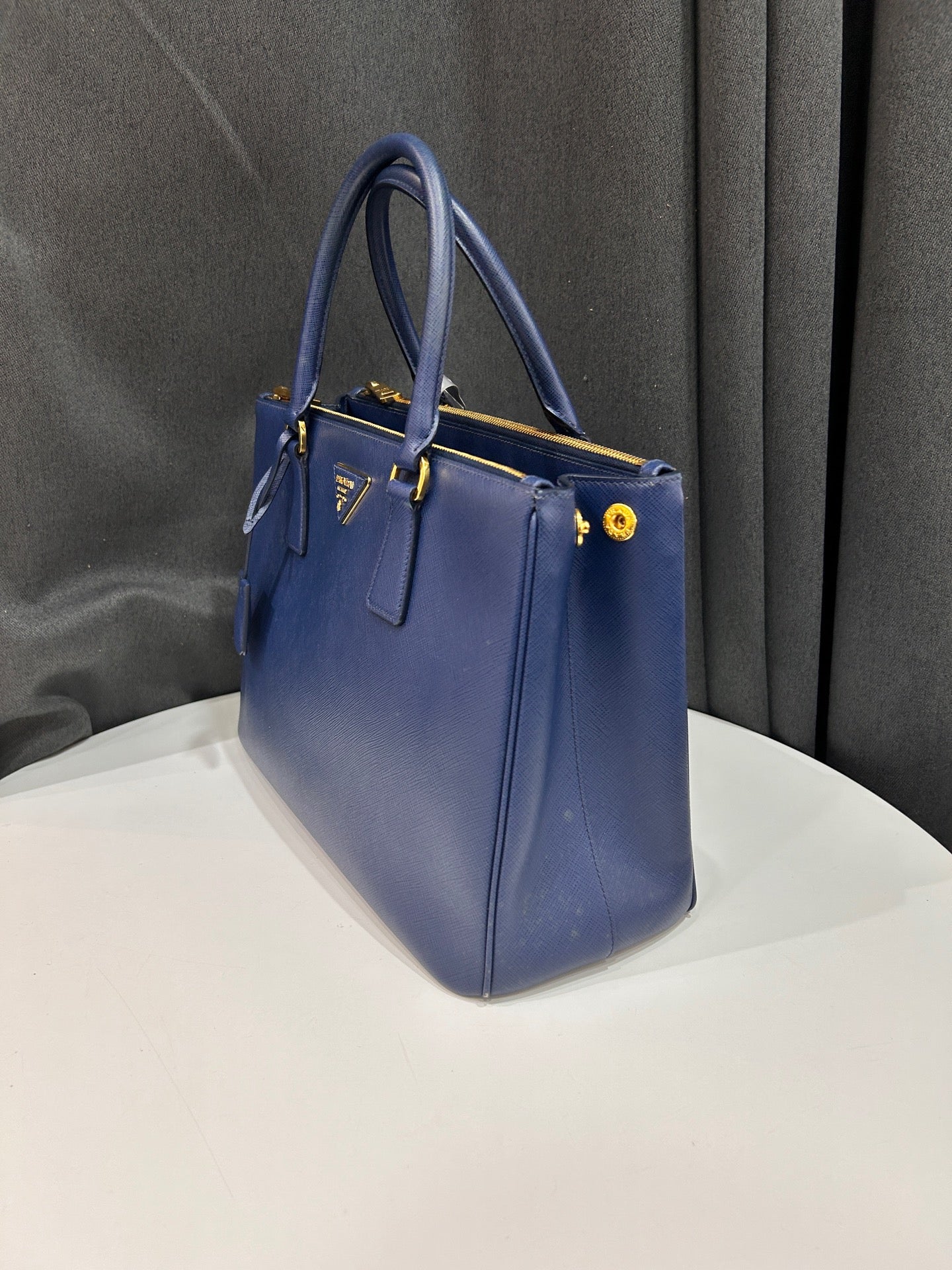 Prada - Saffiano - Leather - Blue - (medium)