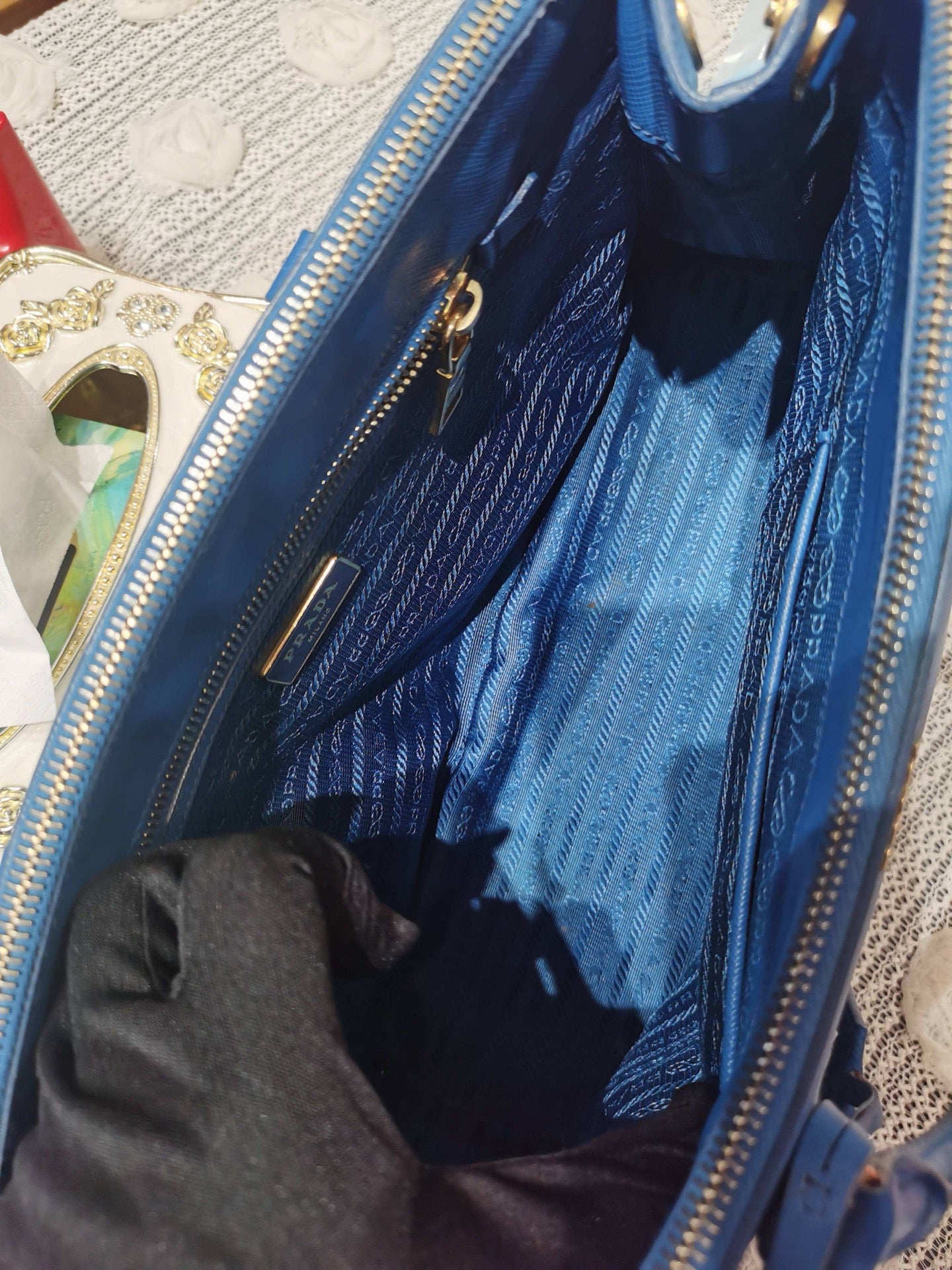Prada - Saffiano - Leather - Blue - (medium)