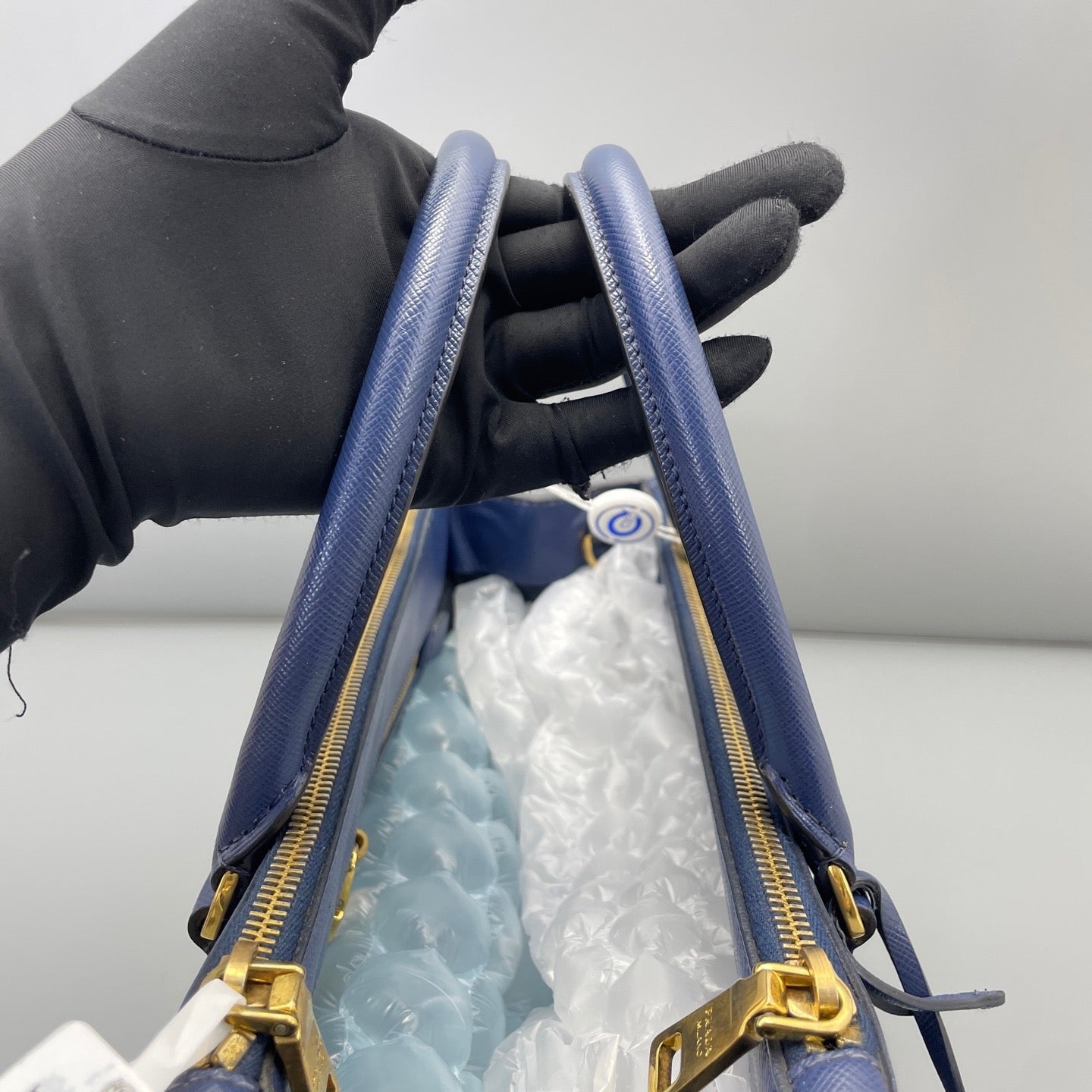 Prada - Saffiano - Leather - Blue - (medium)