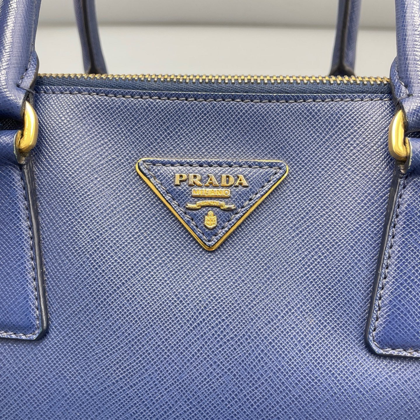 Prada - Saffiano - Leather - Blue - (medium)