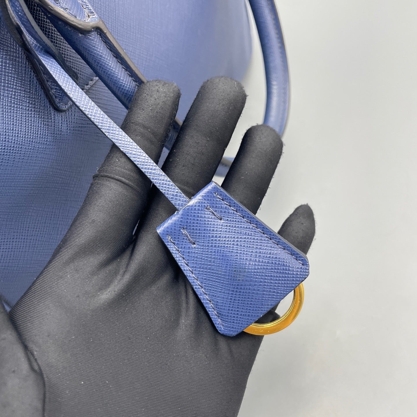 Prada - Saffiano - Leather - Blue - (medium)