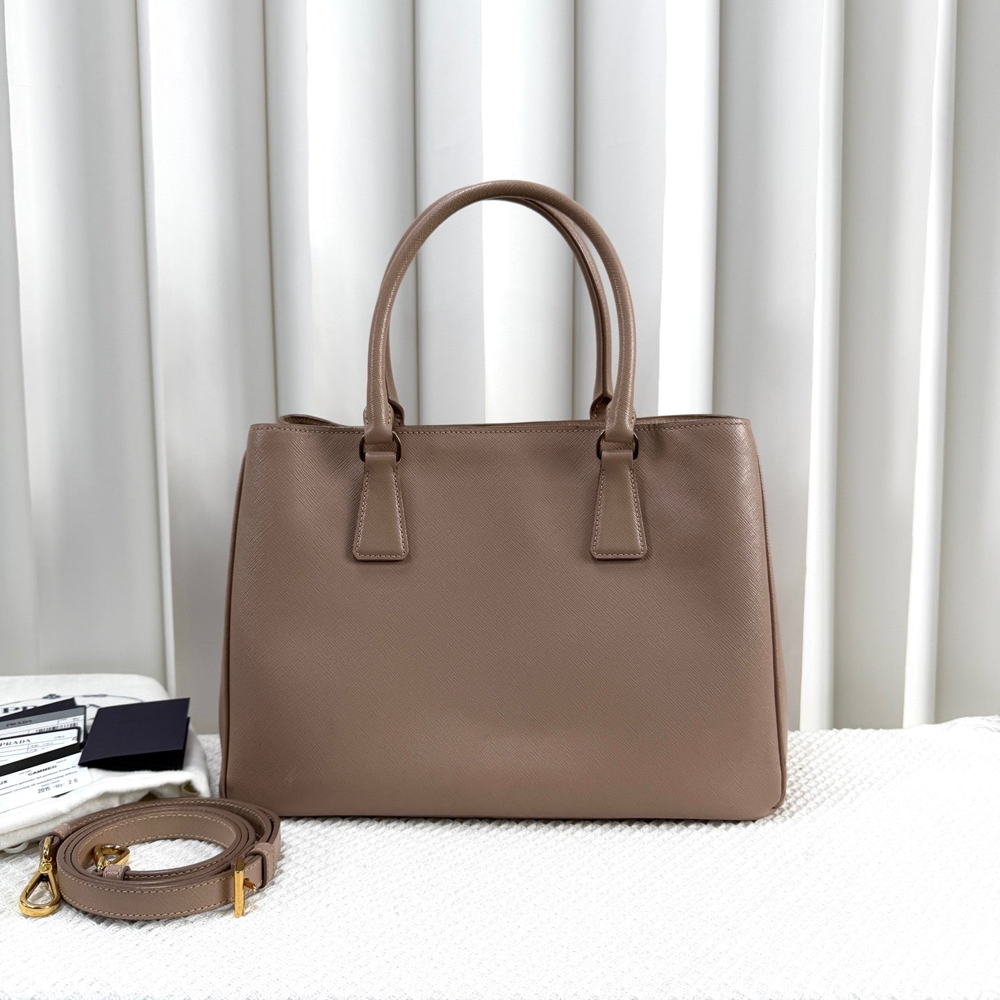 Prada - Saffiano - Leather - Brown - (medium)