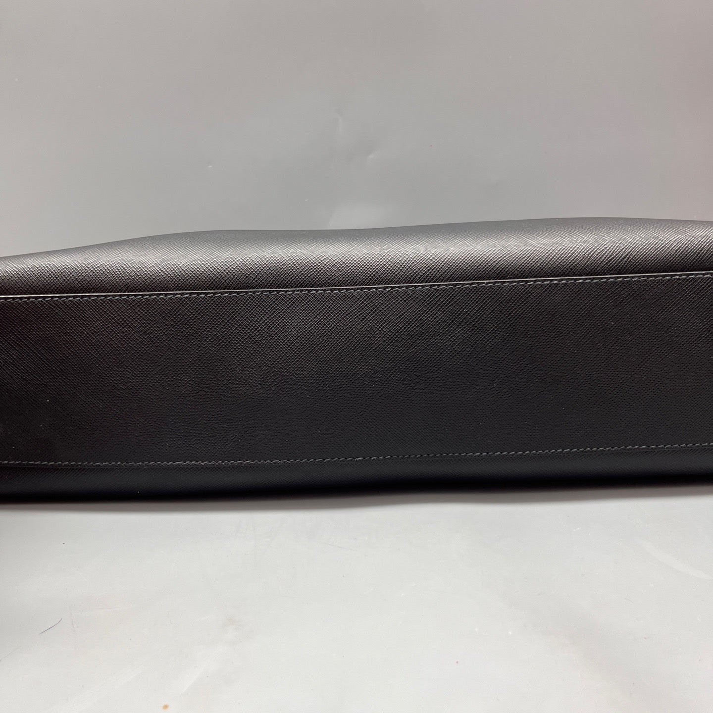 Prada - Saffiano Leather Document Holder - Saffiano leather - Black - (Medium)