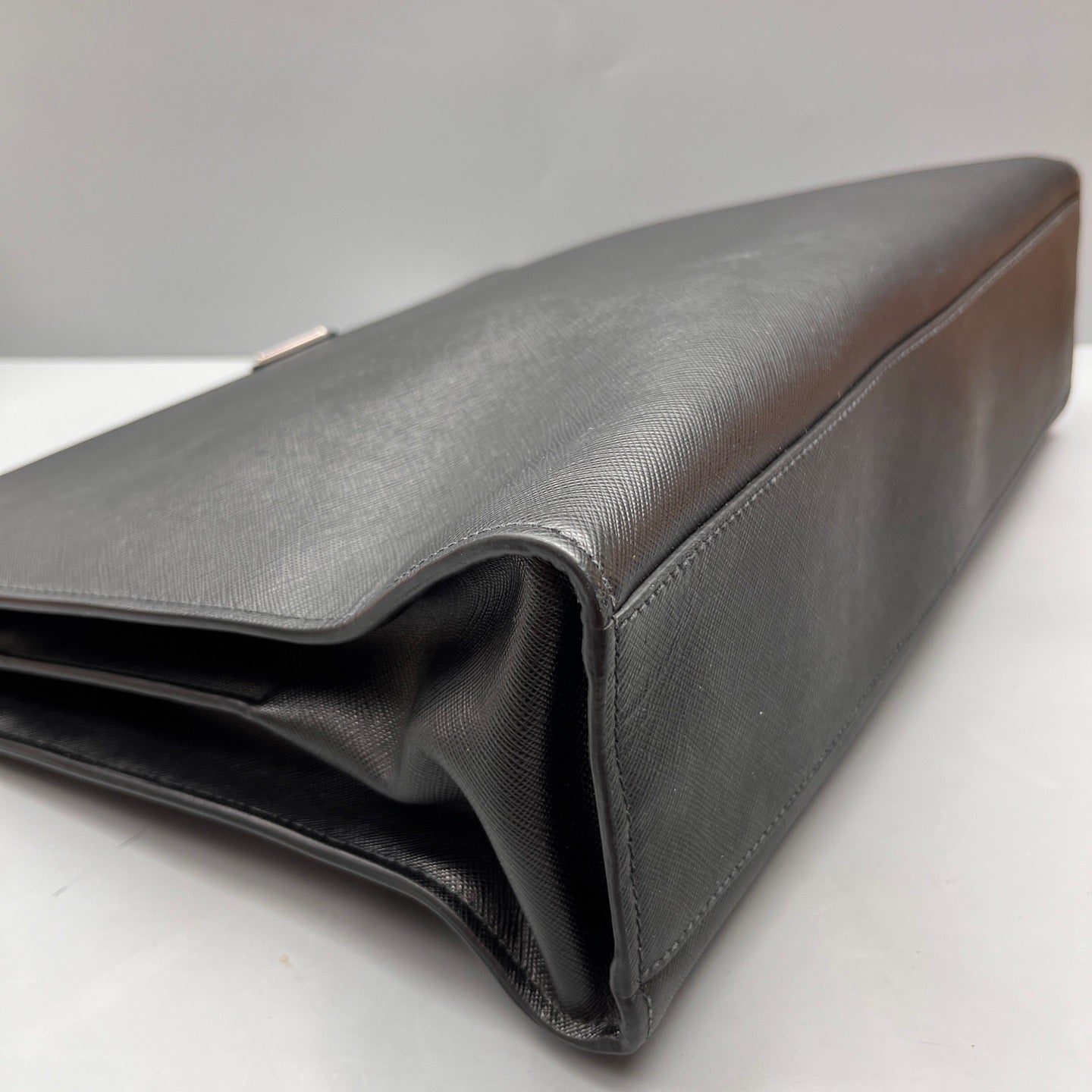 Prada - Saffiano Leather Document Holder - Saffiano leather - Black - (Medium)