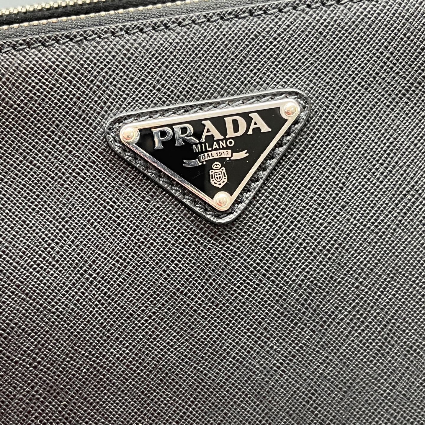 Prada - Saffiano Leather Document Holder - Saffiano leather - Black - (Medium)