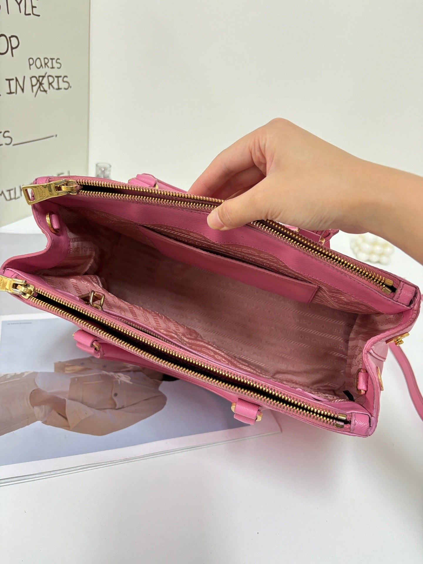 Prada - Saffiano - Leather - Pink - (Medium)