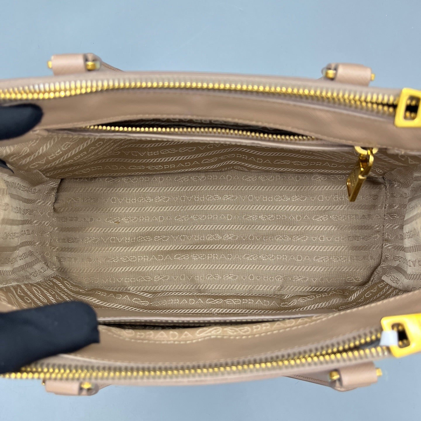 Prada - Saffiano - Leather - Pink - (medium)