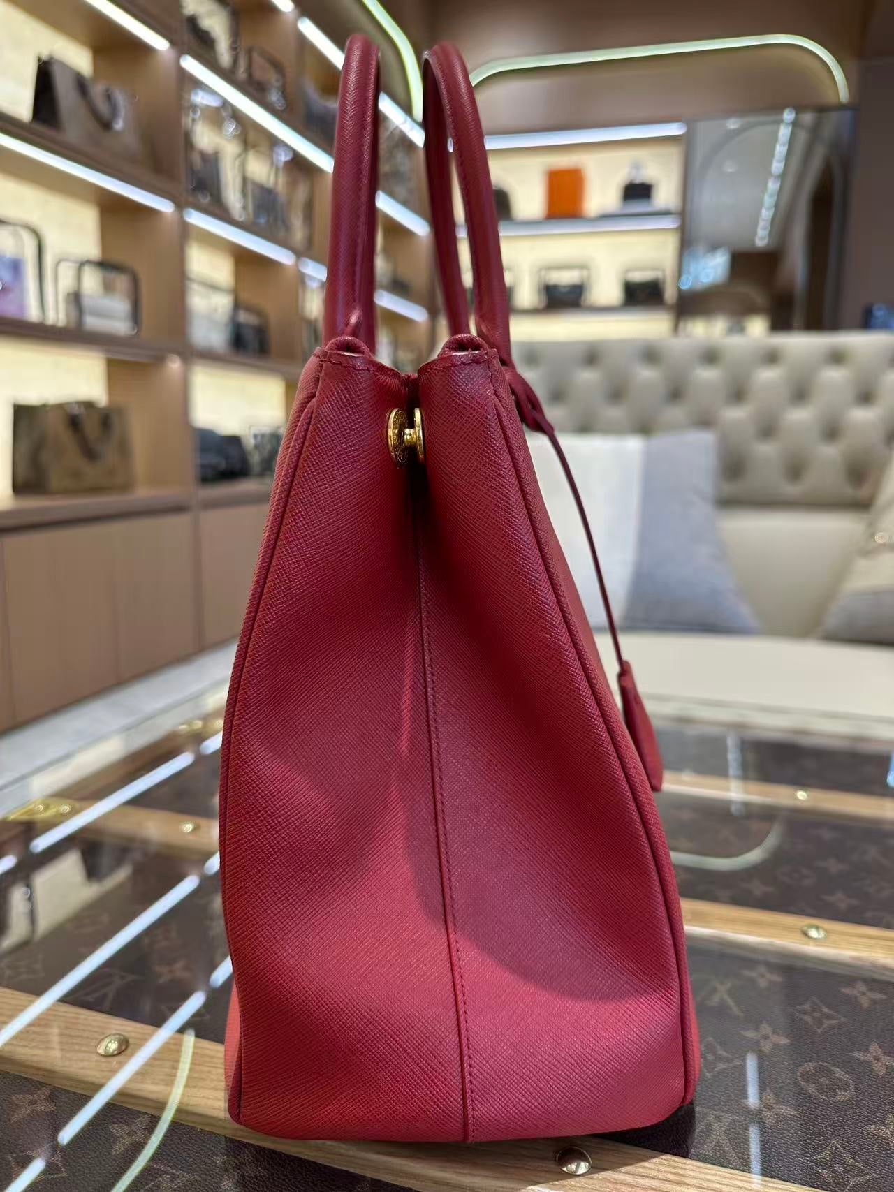 Prada - Saffiano - Leather - Red - (Medium)