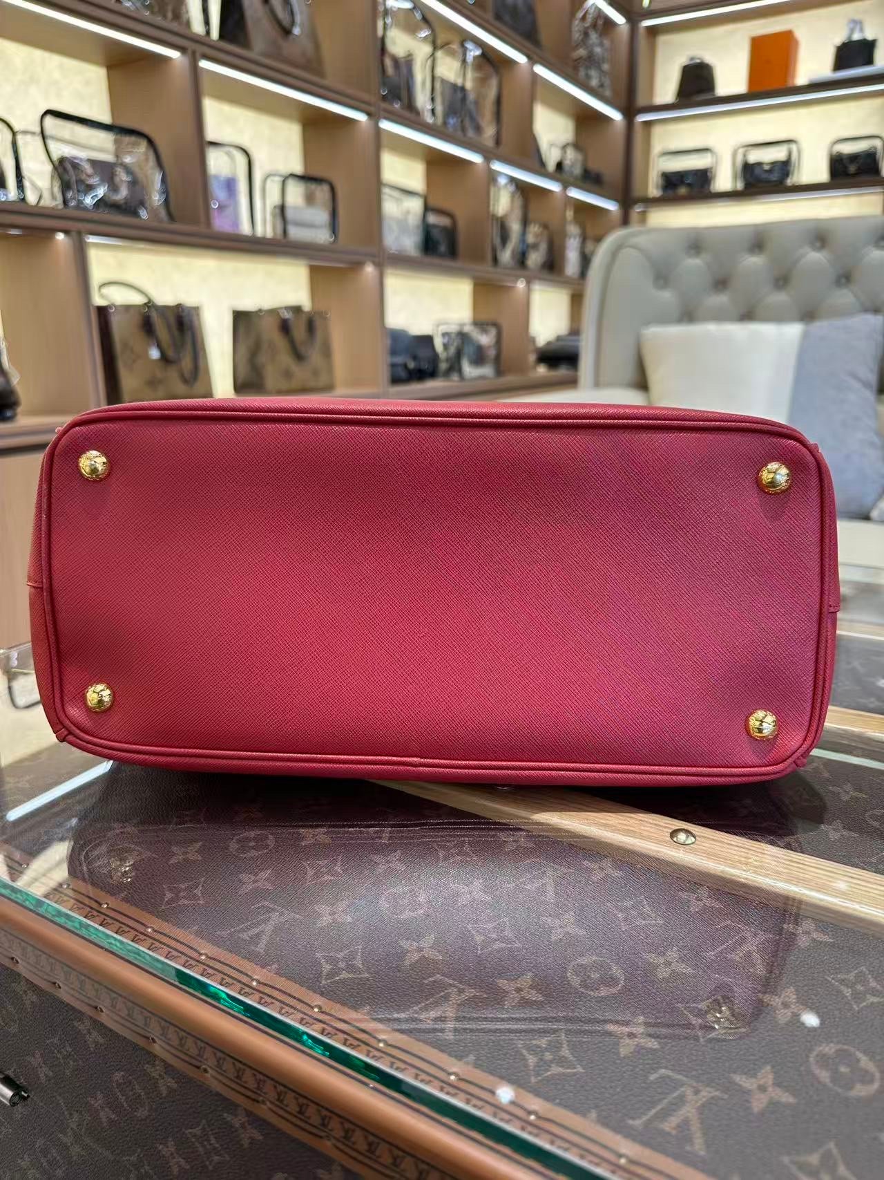 Prada - Saffiano - Leather - Red - (Medium)