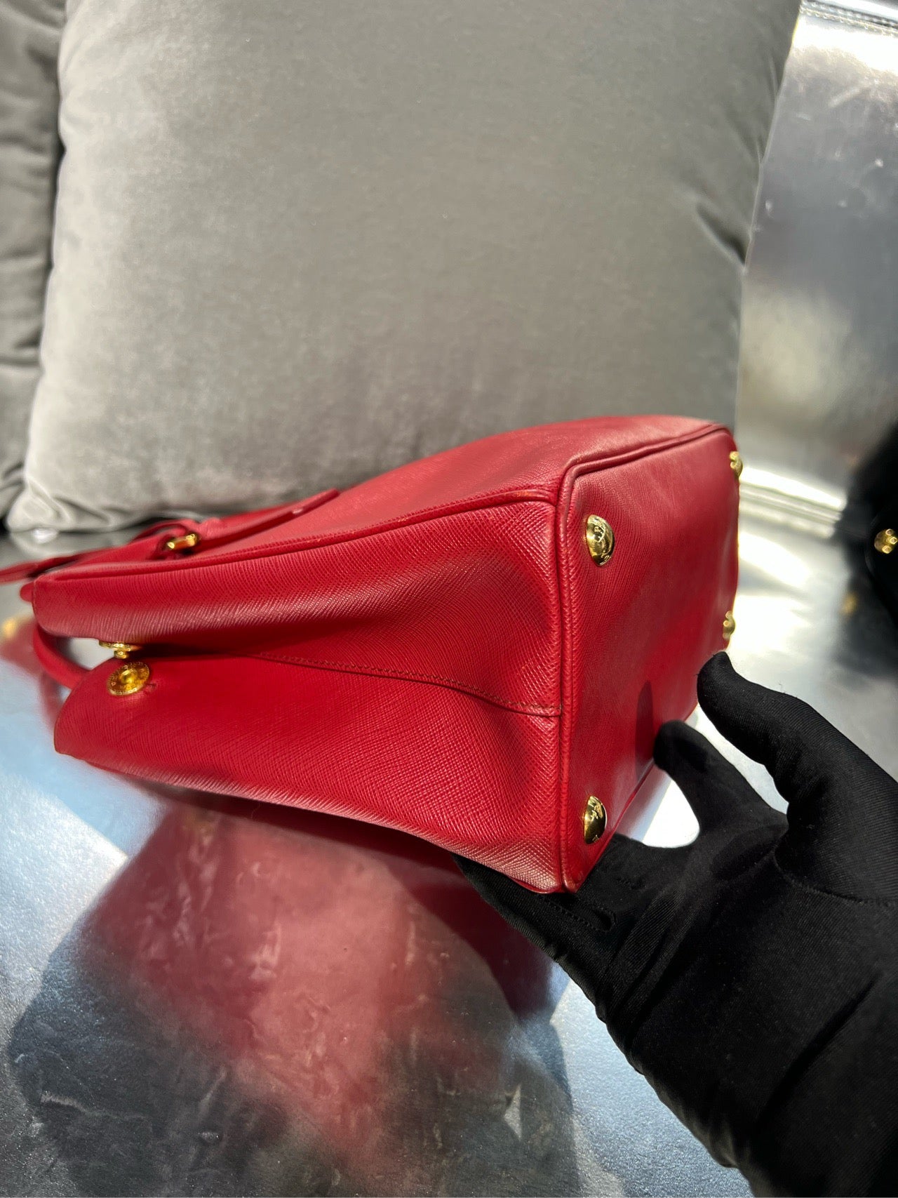 Prada - Saffiano - Leather - Red - (Medium)
