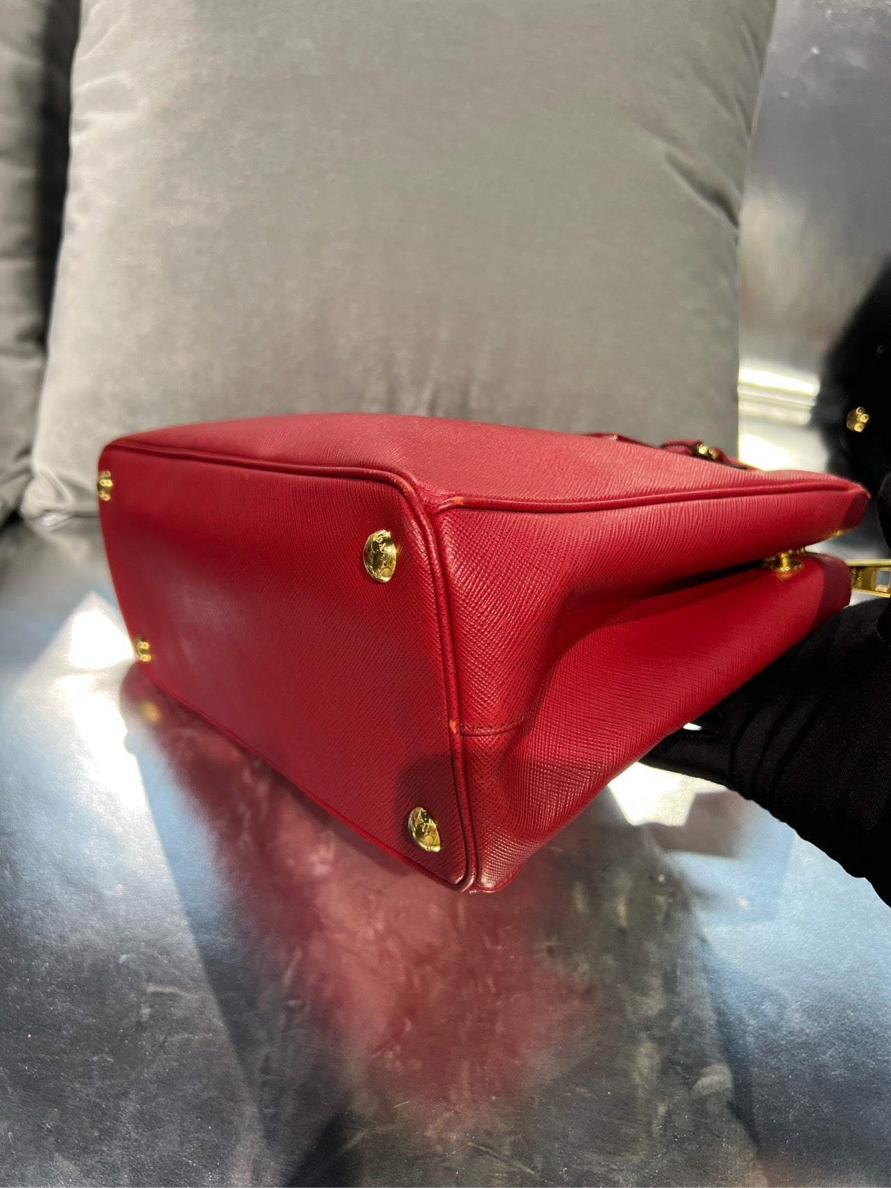 Prada - Saffiano - Leather - Red - (Medium)