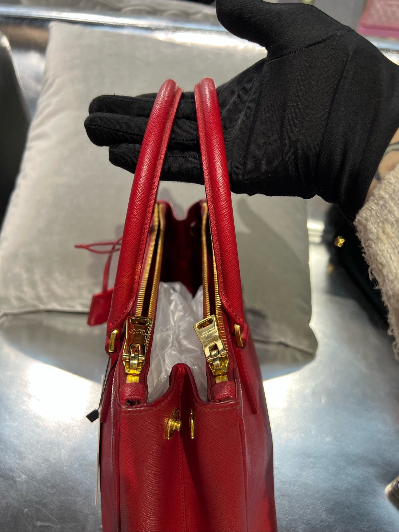 Prada - Saffiano - Leather - Red - (Medium)