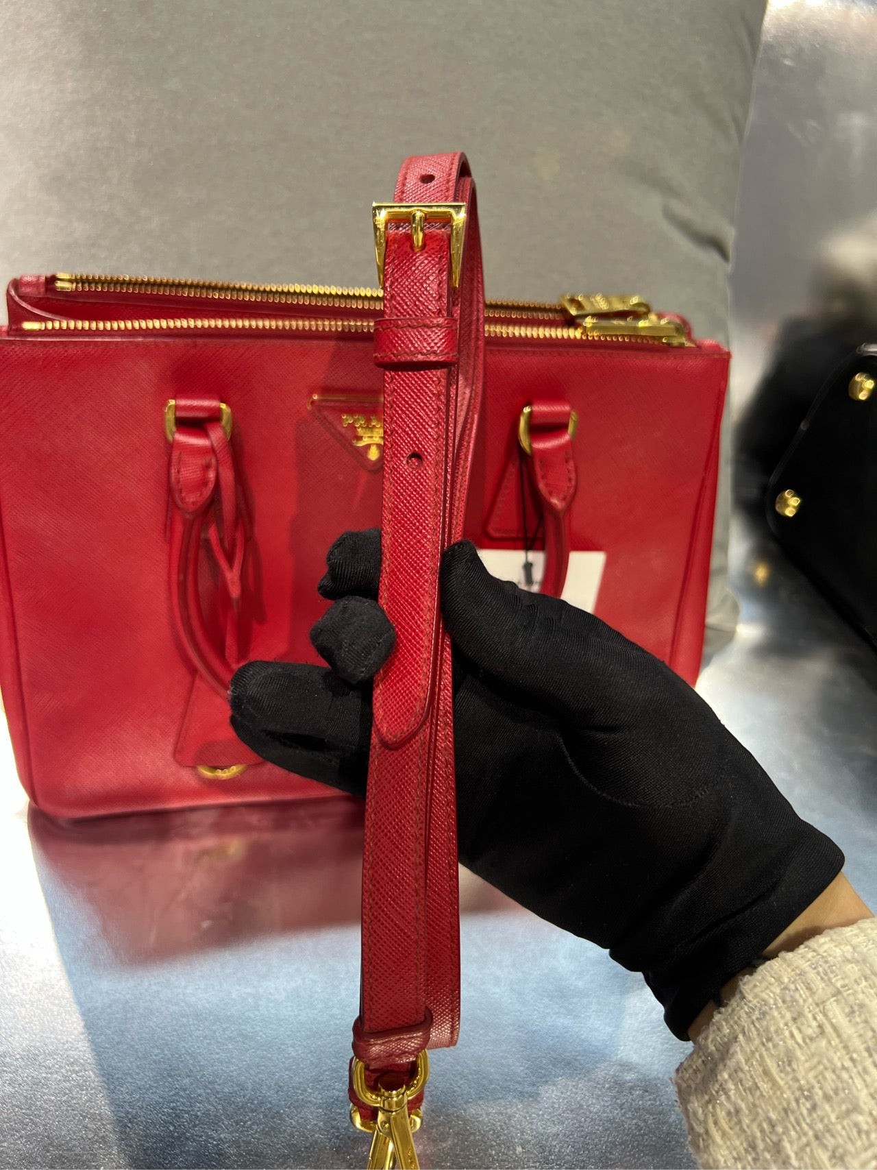 Prada - Saffiano - Leather - Red - (Medium)