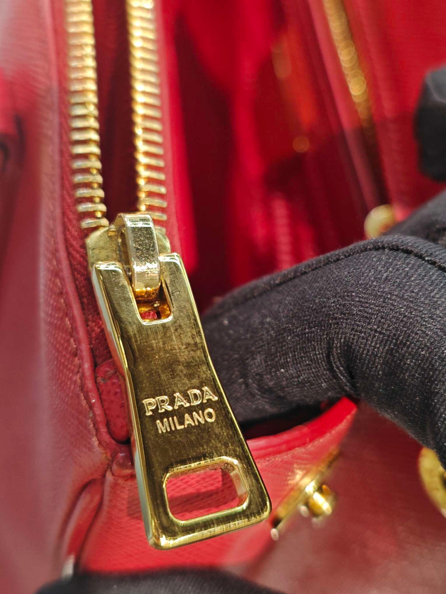 Prada - Saffiano - Leather - Red - (Medium)