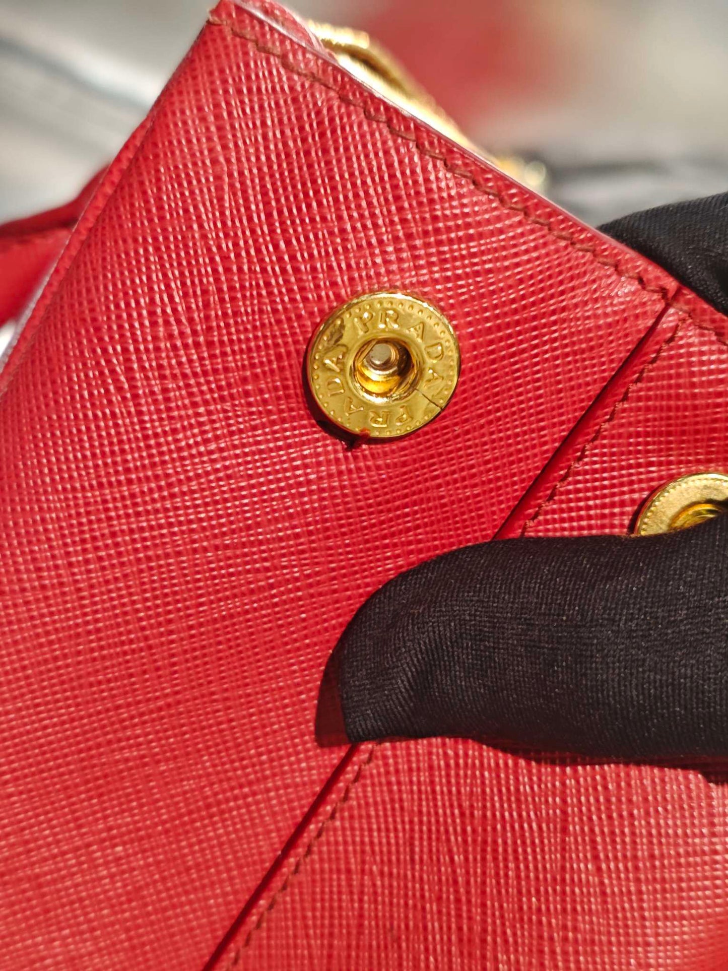 Prada - Saffiano - Leather - Red - (Medium)