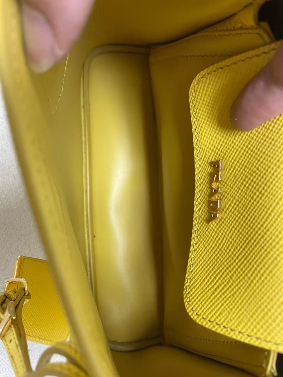 Prada - Saffiano Leather Tote - Saffiano leather - Yellow with Gold-Tone Hardware - (small)