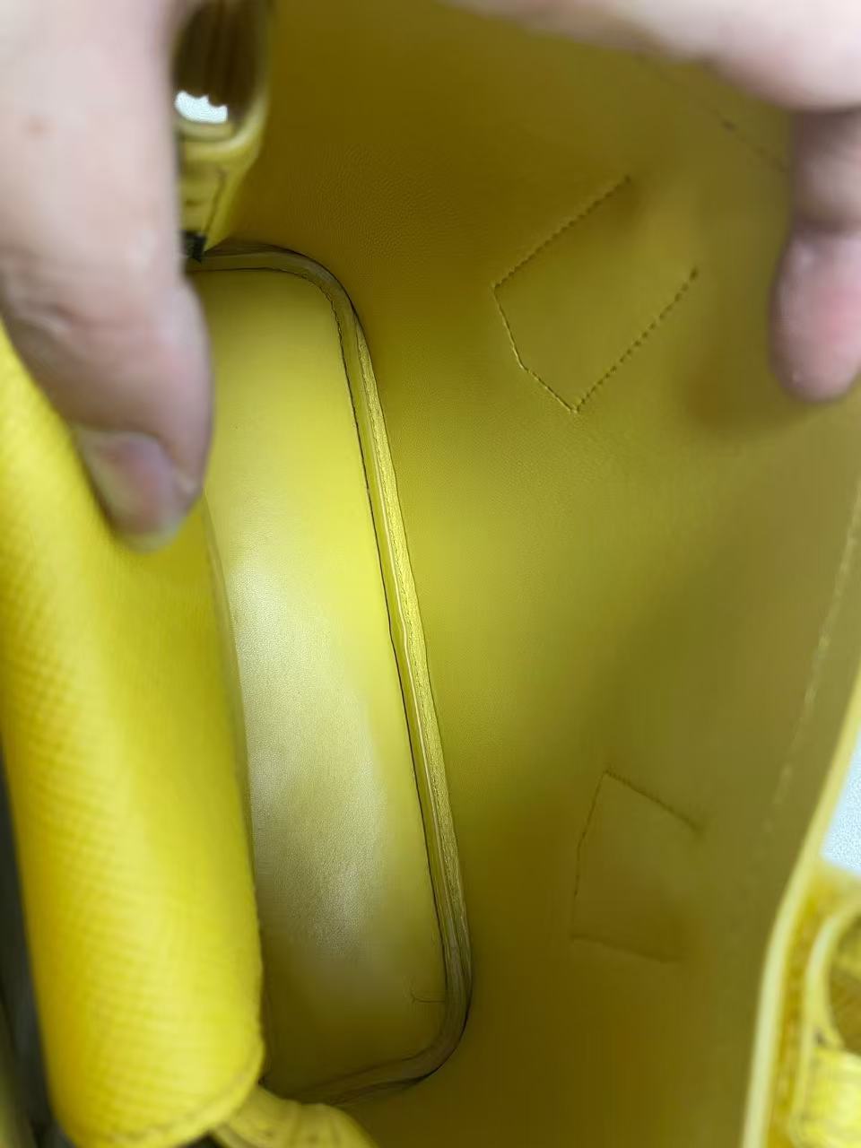 Prada - Saffiano Leather Tote - Saffiano leather - Yellow with Gold-Tone Hardware - (small)
