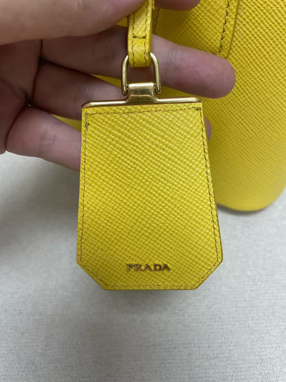 Prada - Saffiano Leather Tote - Saffiano leather - Yellow with Gold-Tone Hardware - (small)