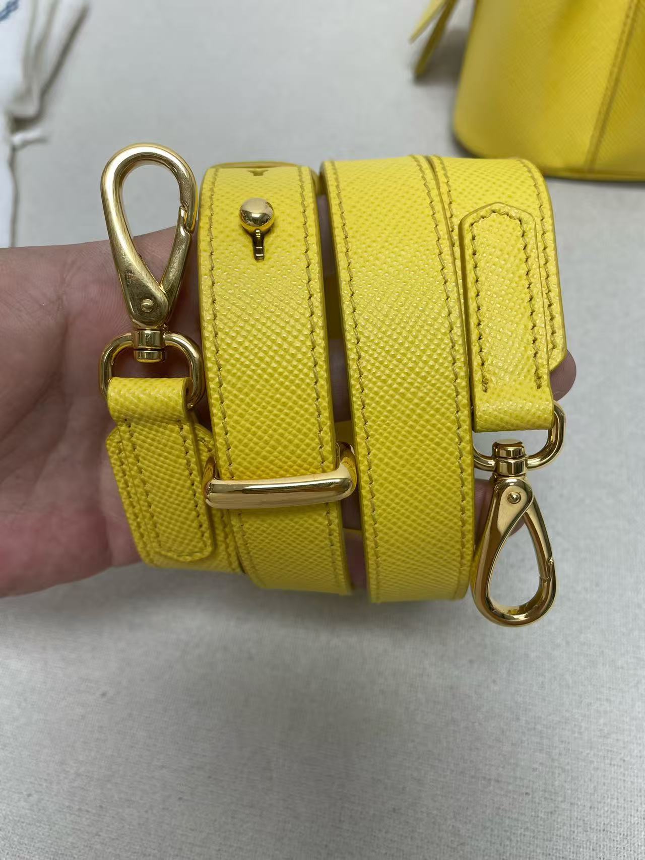 Prada - Saffiano Leather Tote - Saffiano leather - Yellow with Gold-Tone Hardware - (small)