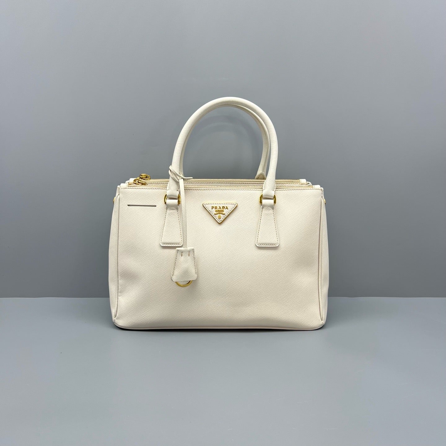 Prada - Saffiano - Leather - White - (medium)