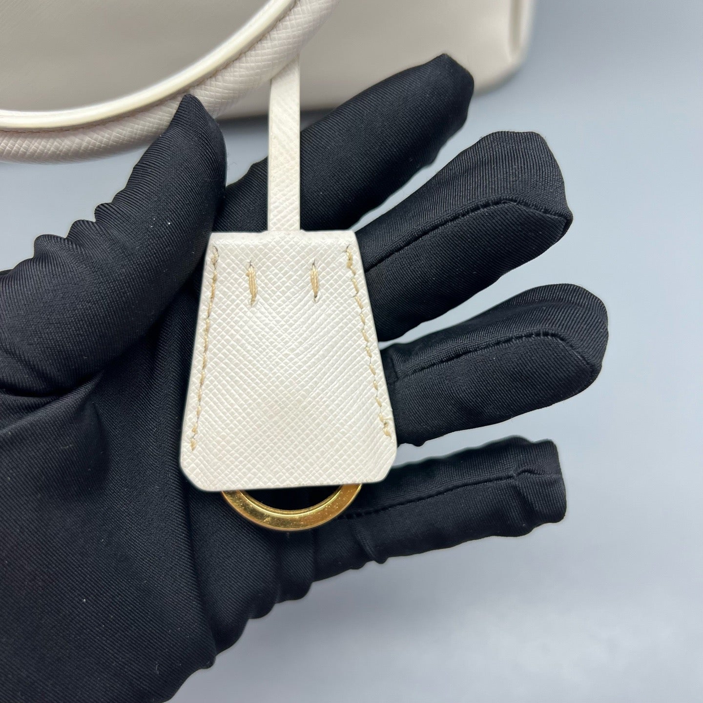 Prada - Saffiano - Leather - White - (medium)