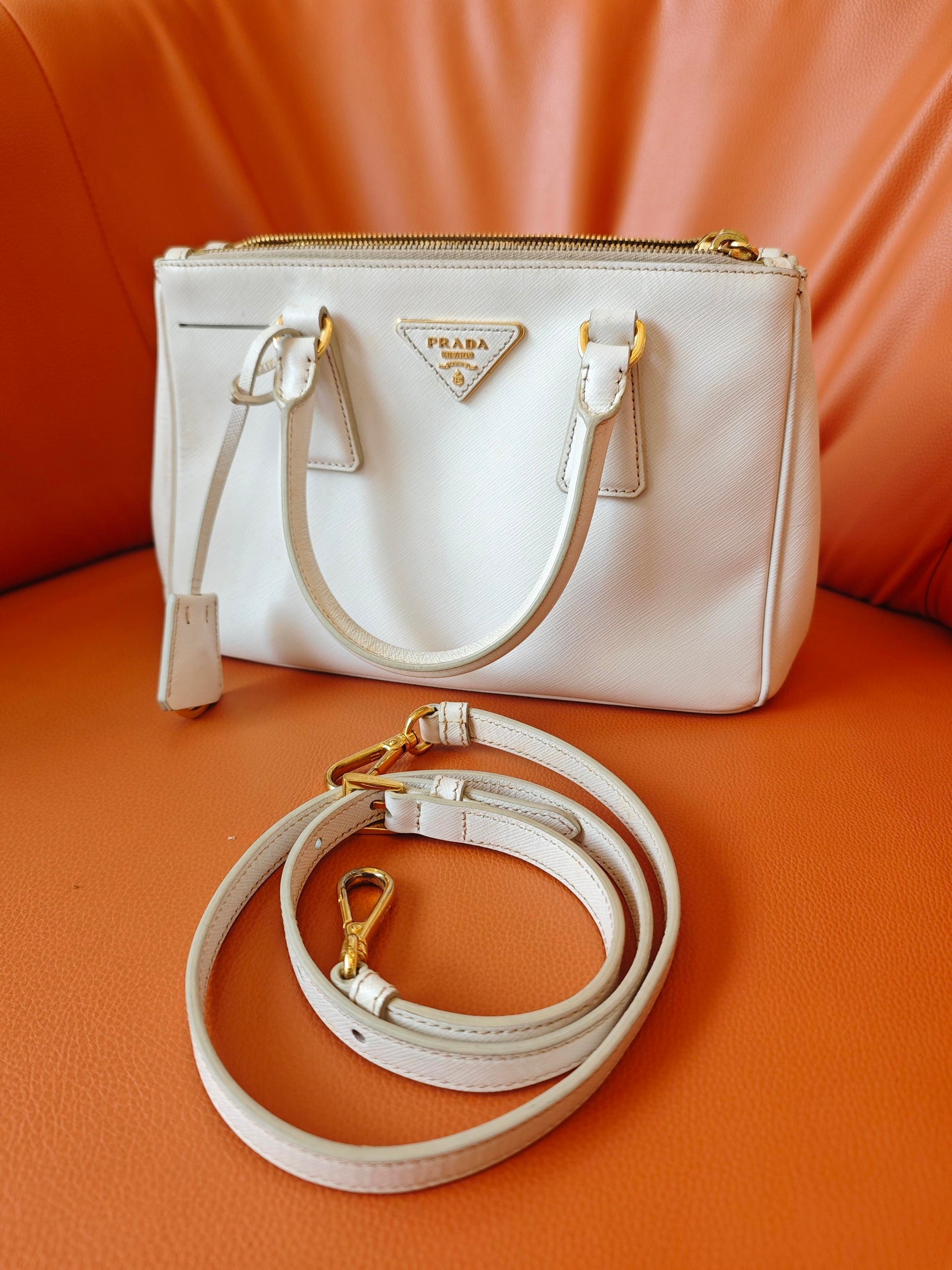 Prada - Saffiano Lux Double Zip Tote - Leather - White - (small)