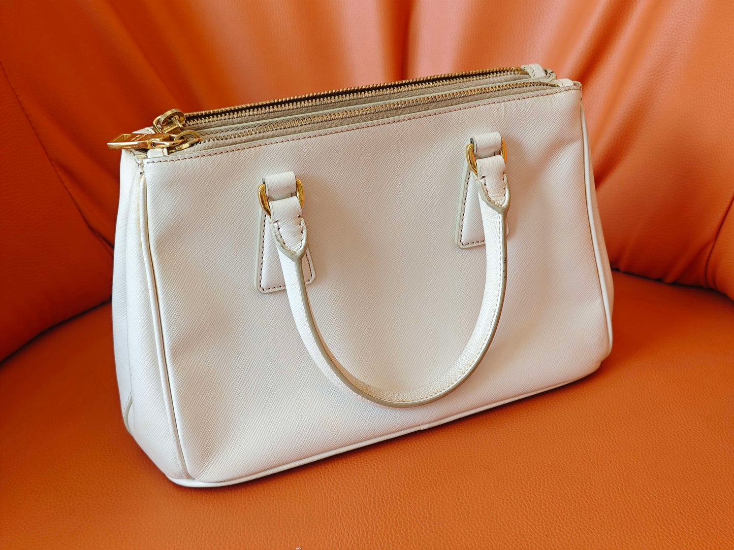 Prada - Saffiano Lux Double Zip Tote - Leather - White - (small)